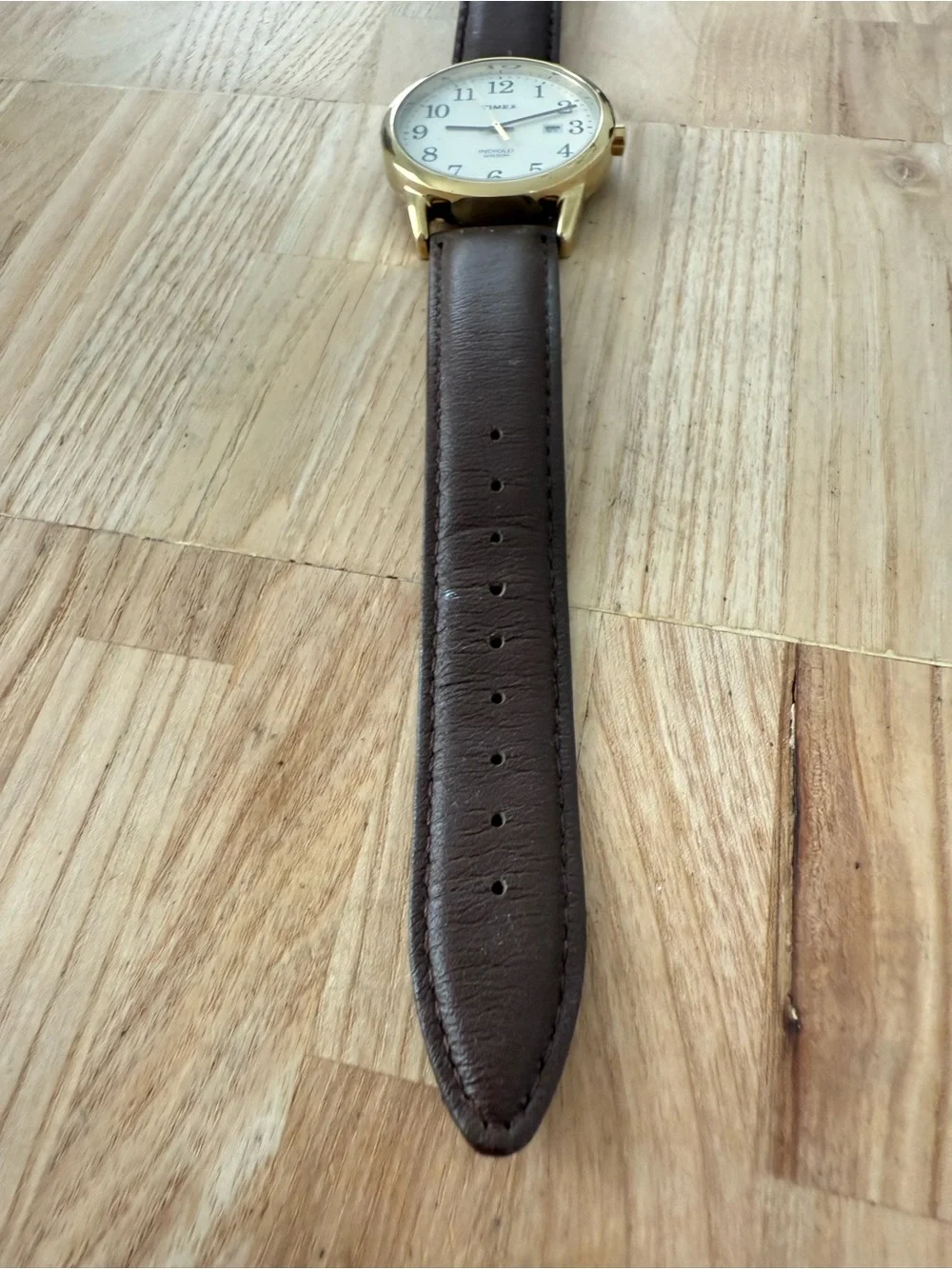 Timex gold tone easy read brown leather watch NEW BATTERY